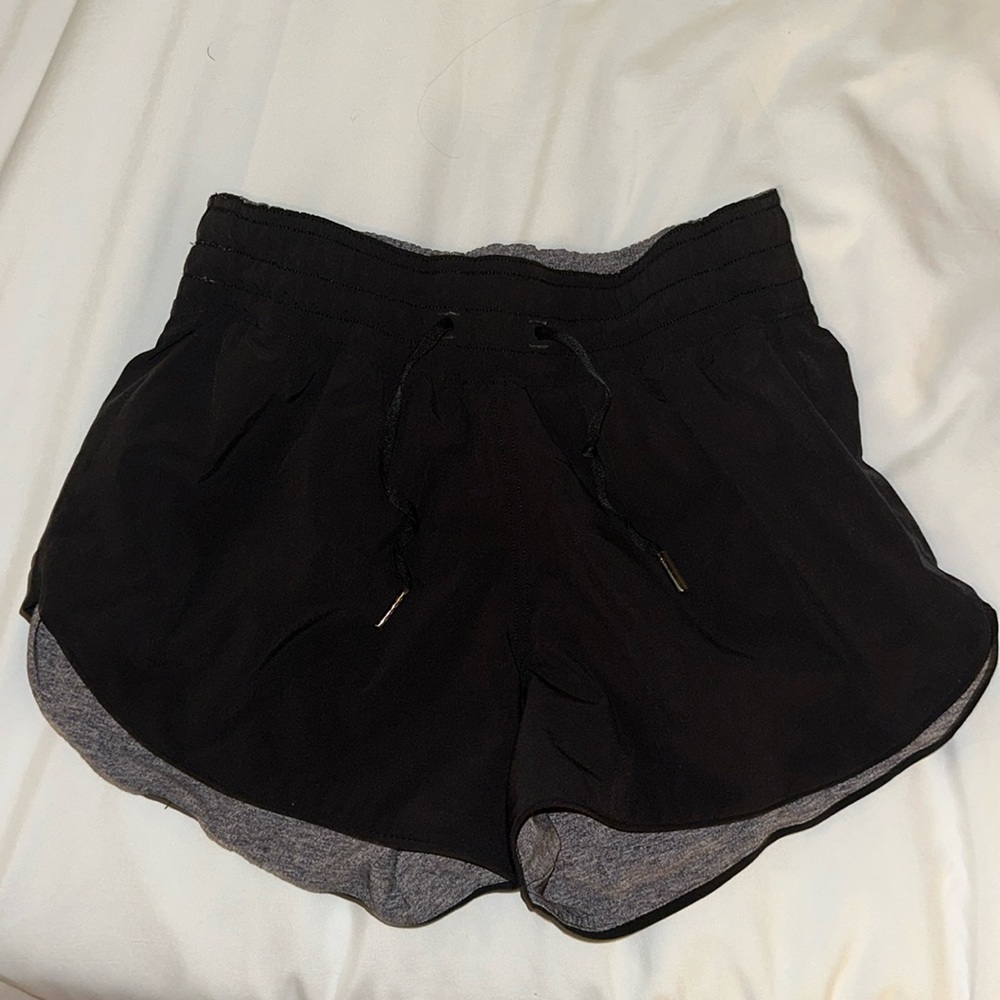 LULULEMON REVERSIBLE SHORTS